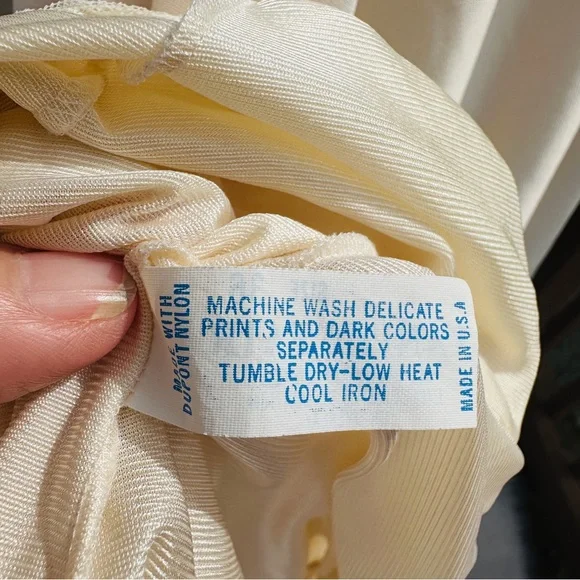 Vintage Vanity Fair Ivory Lace Nightgown Buttoned Robe - Picture 12 of 12